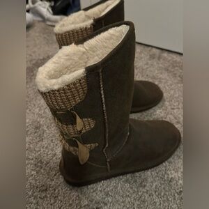 BearPaw Brown Boots with Cream Lining